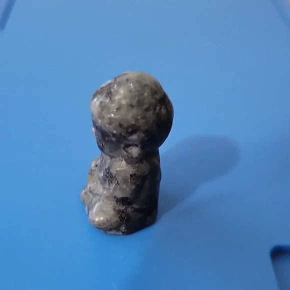 Figurine Larvakite Crystal Buddha - Picture 3 of 6